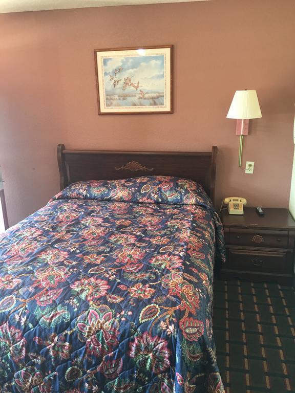 Best Value Inn Motel Sandusky Marianna Kültér fotó