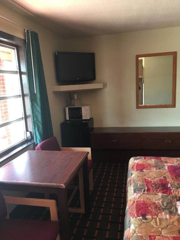 Best Value Inn Motel Sandusky Marianna Kültér fotó