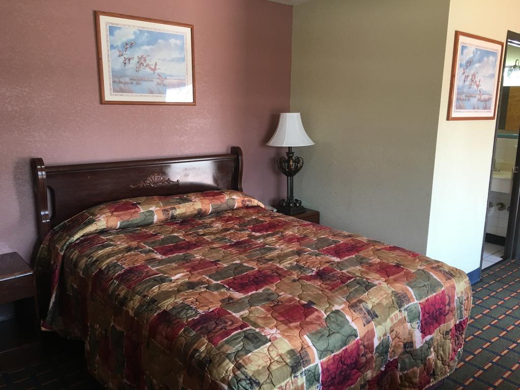 Best Value Inn Motel Sandusky Marianna Kültér fotó