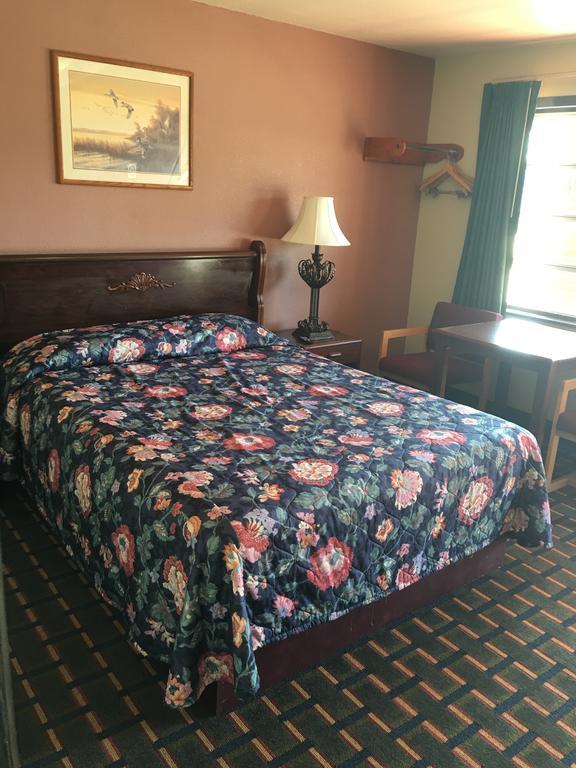 Best Value Inn Motel Sandusky Marianna Kültér fotó