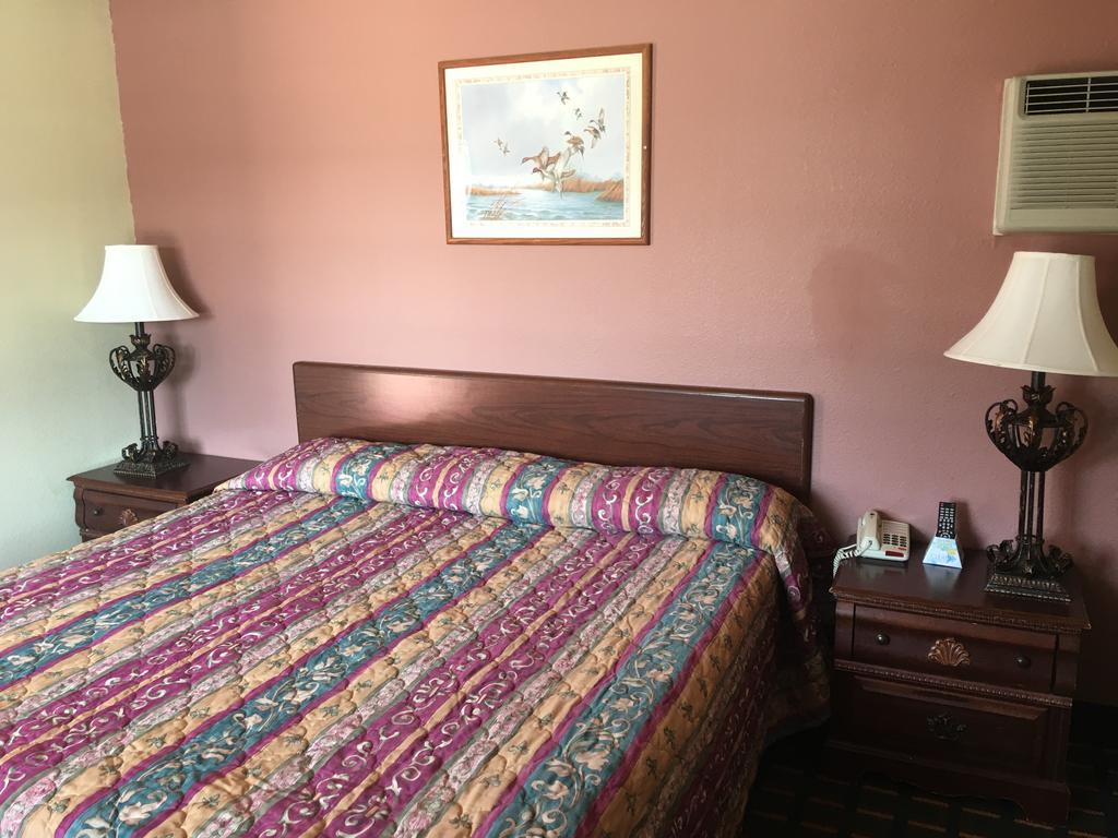 Best Value Inn Motel Sandusky Marianna Kültér fotó