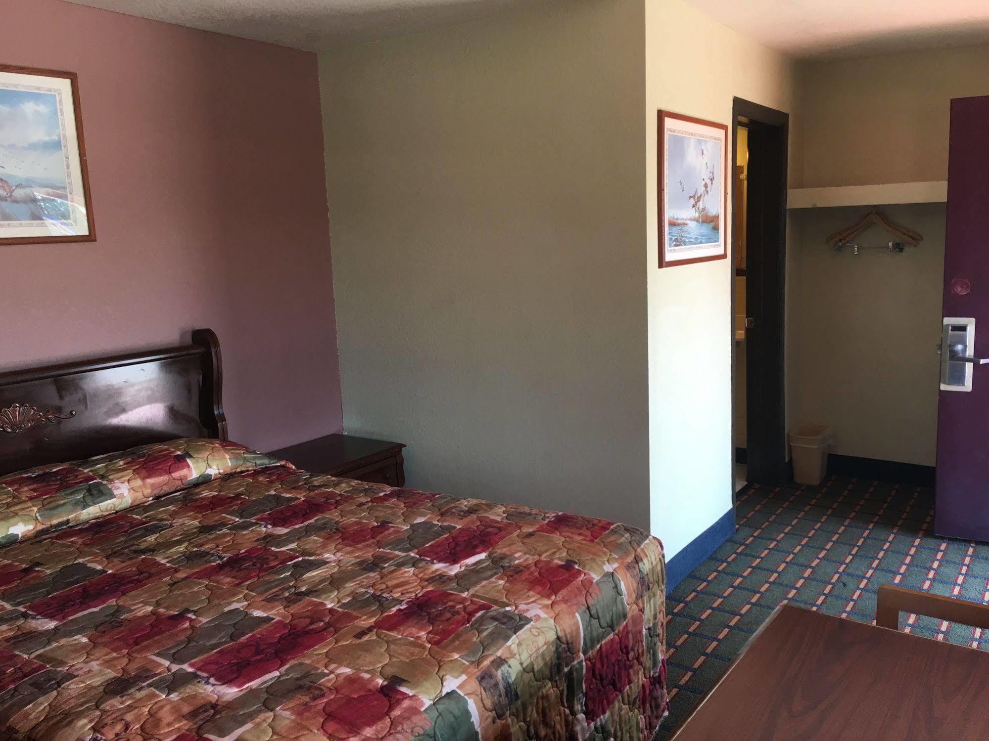 Best Value Inn Motel Sandusky Marianna Kültér fotó
